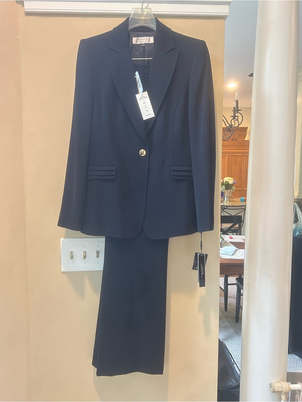 Tahari by Arthur Levine Dark Navy Women's Single-Button Blazer Suit size 6